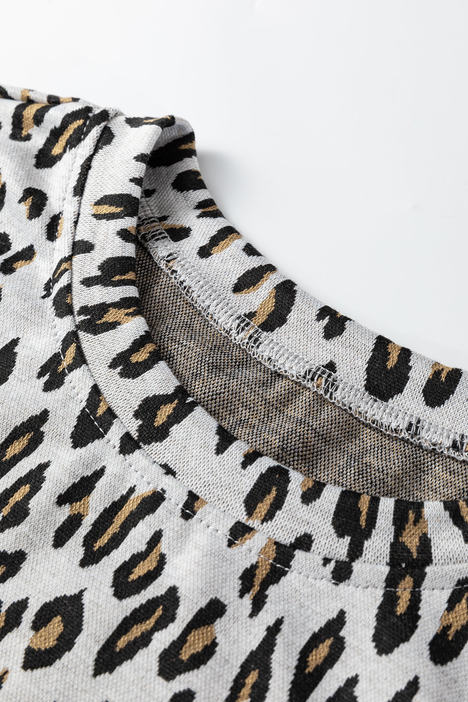 Beige Leopard Print Casual Tee and Pants 2pcs Outfit 🇺🇸