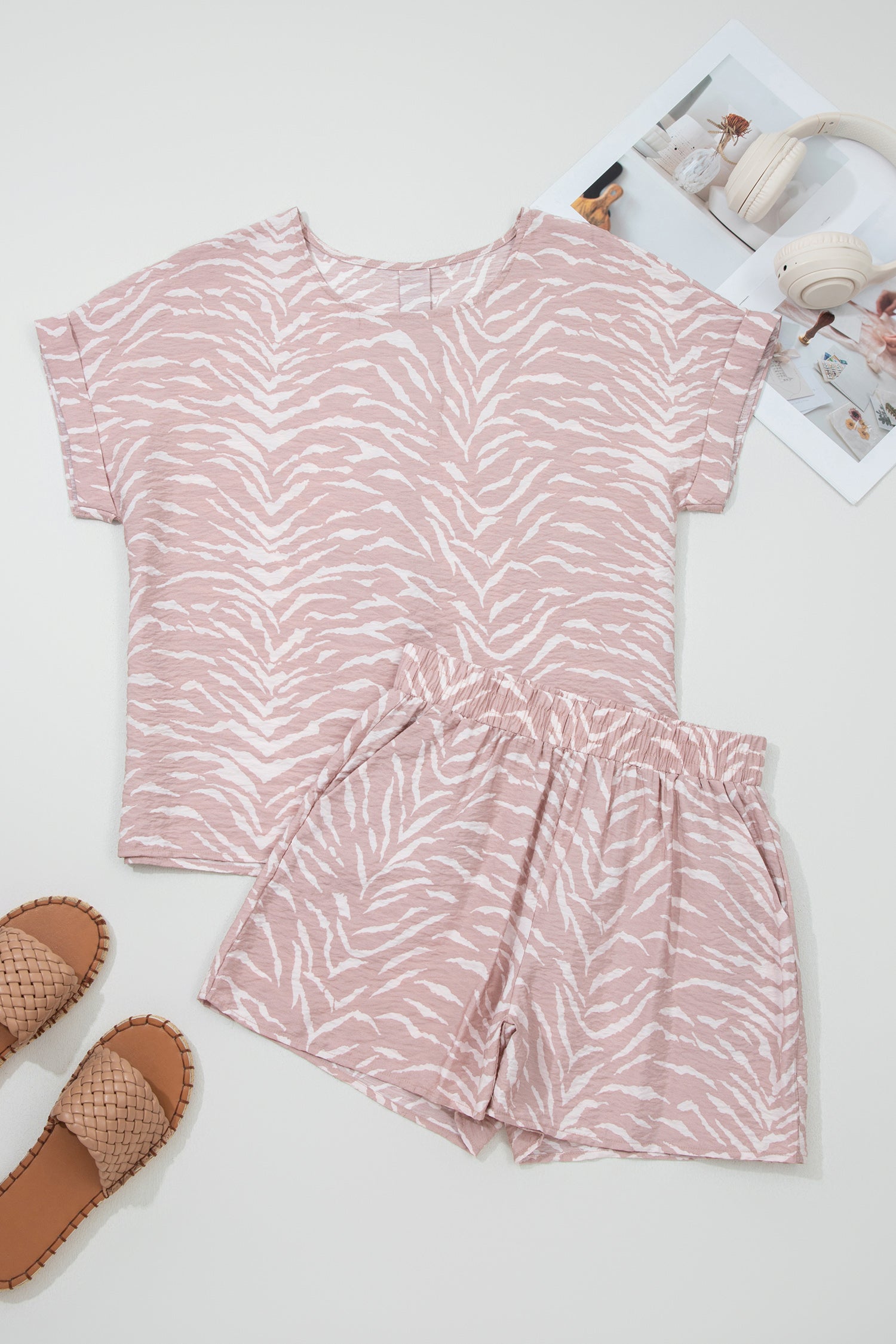Khaki Abstract Print Cuffed Short Sleeve Loose Top Short Set 🇺🇸