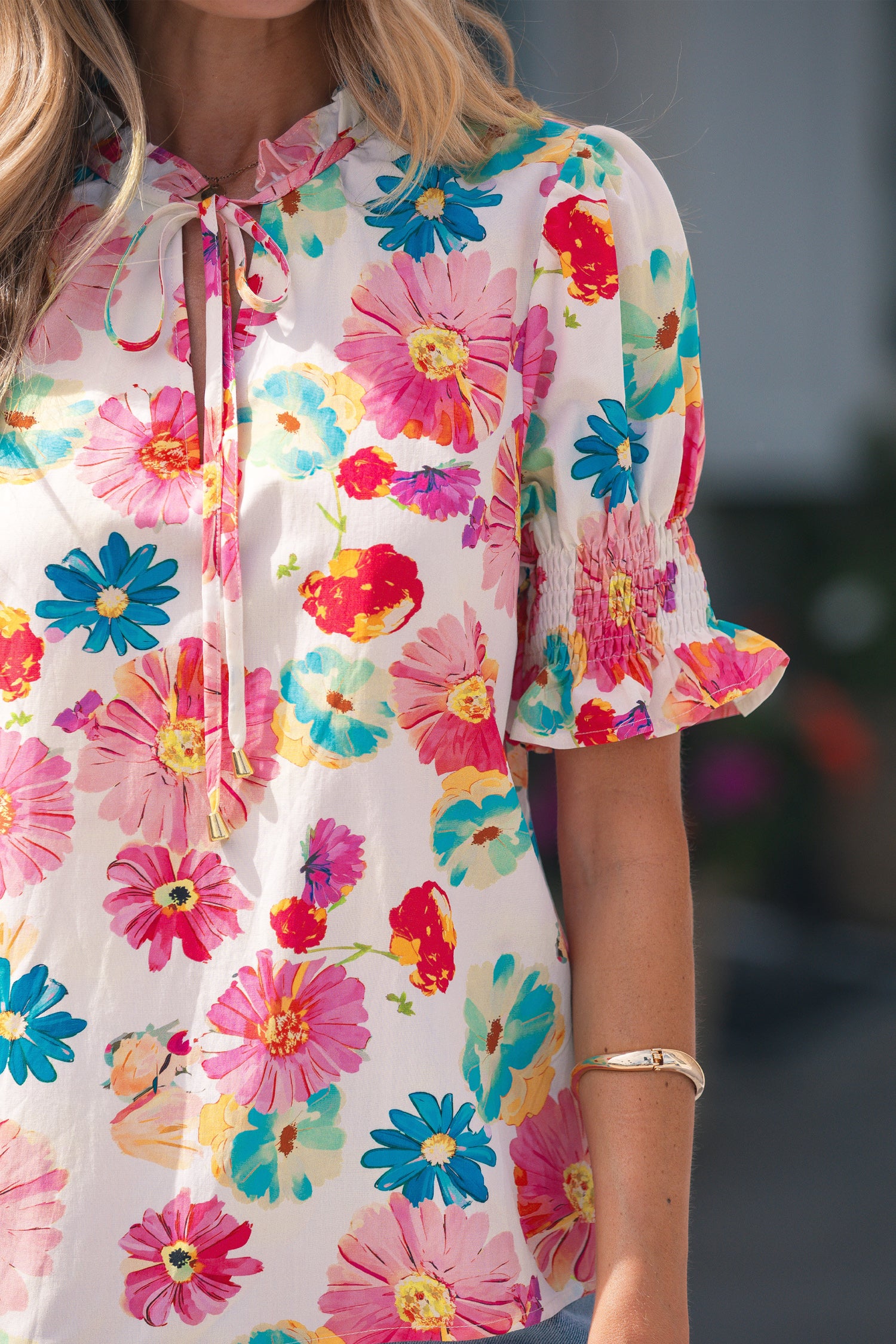 Beige Vibrant Summer Floral Tie V Neck Short Puff Sleeve Blouse 🇺🇸
