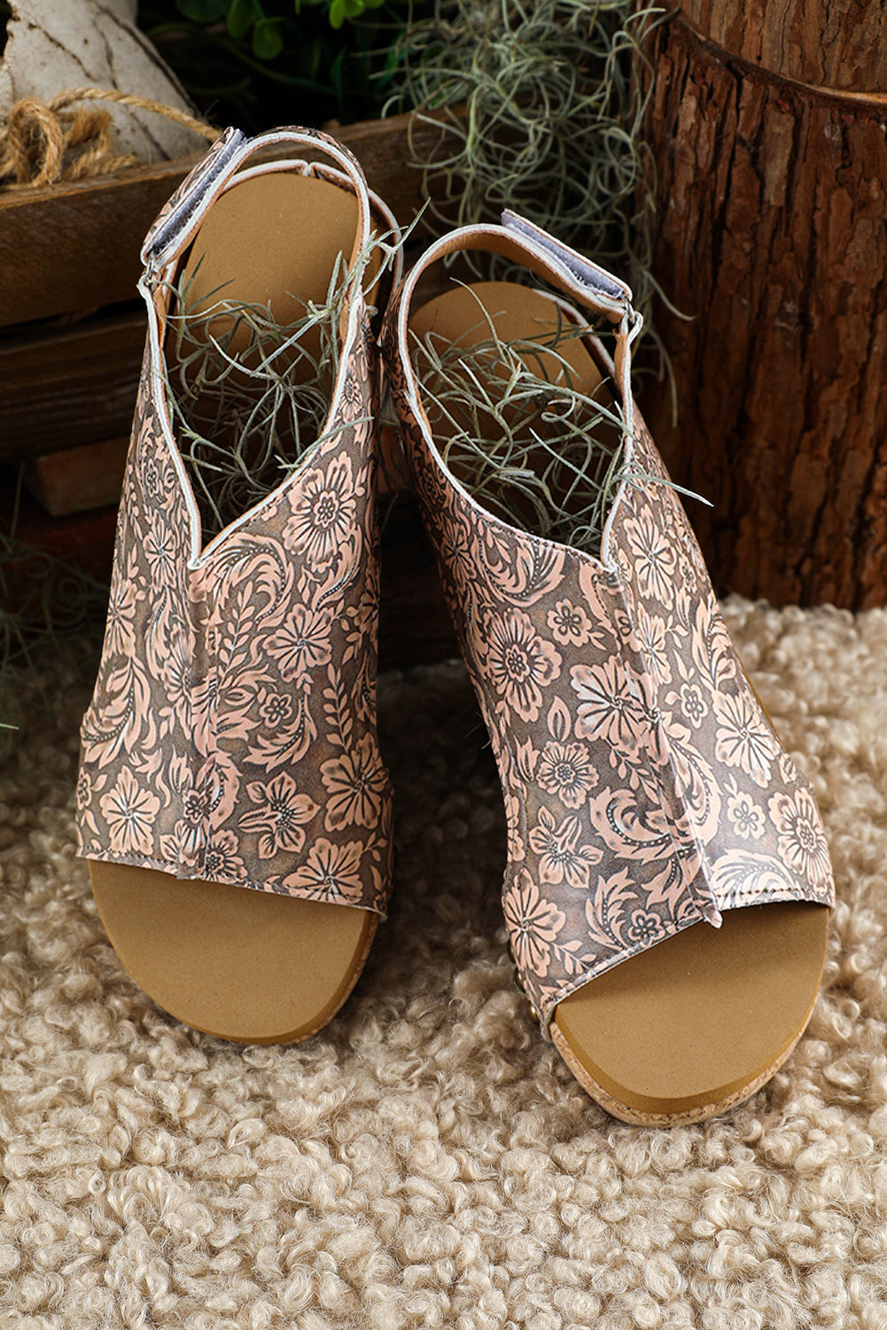 Brown Vintage Floral Leather Rivet Hollowed Platform Sandals 🇨🇳