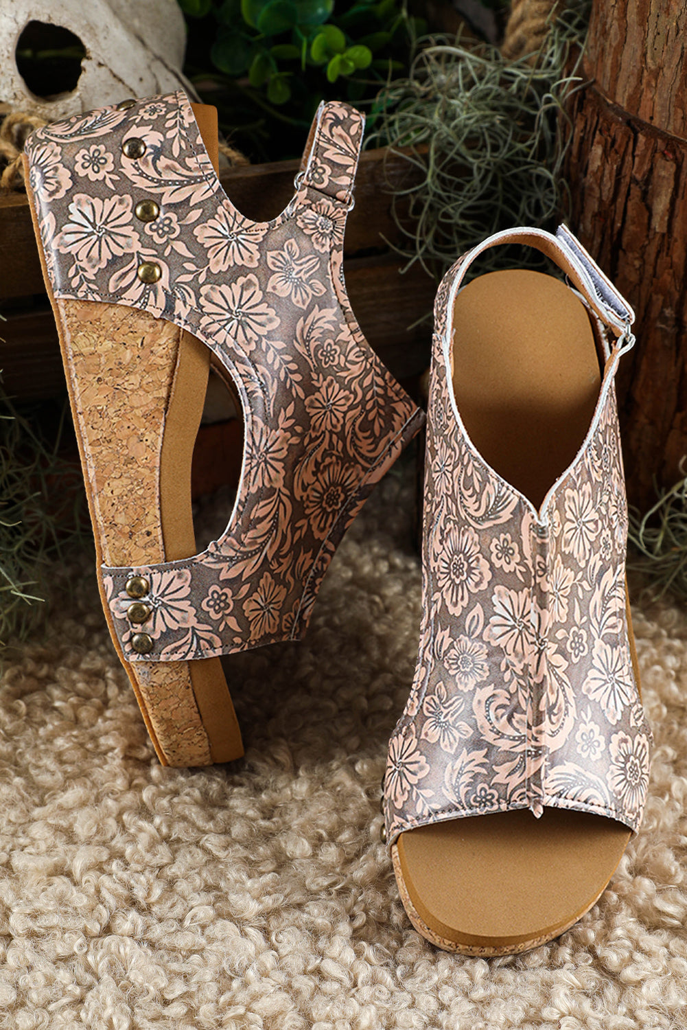Brown Vintage Floral Leather Rivet Hollowed Platform Sandals 🇨🇳