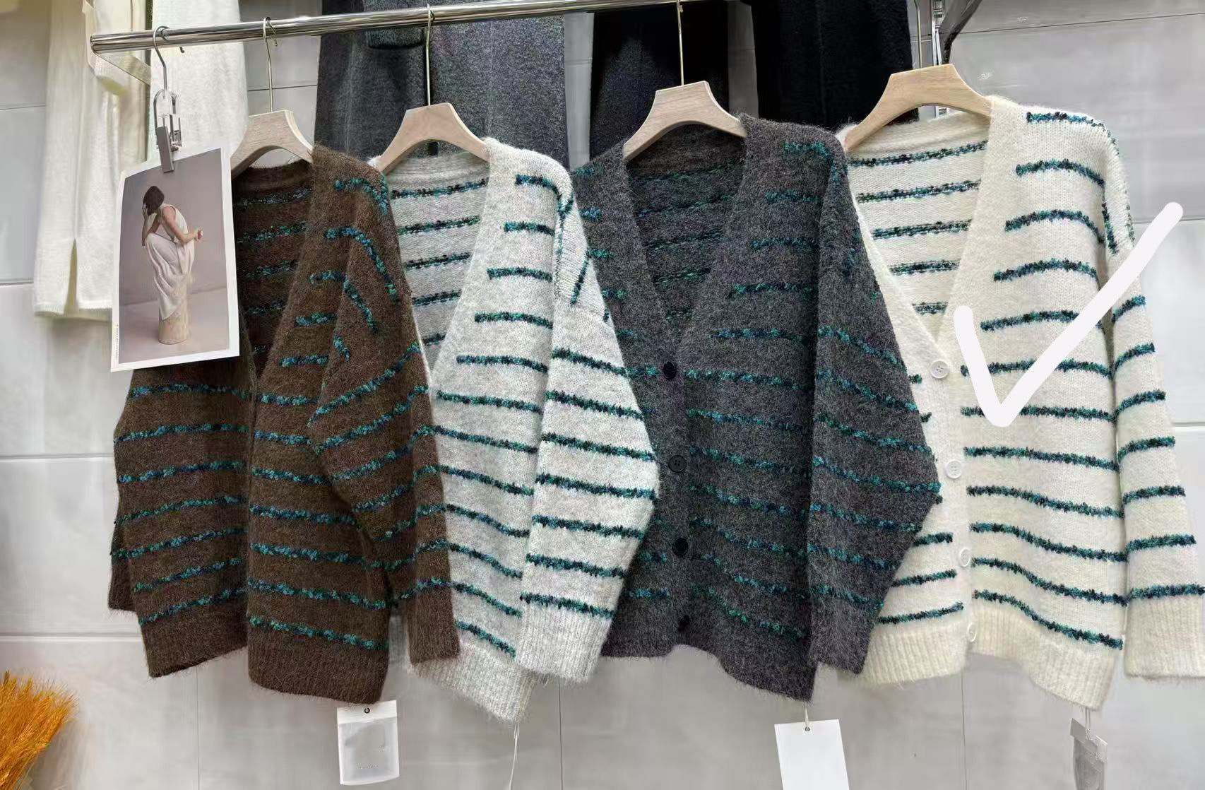 Block Stripe V-Neck Knitted Cardigan 🇨🇳