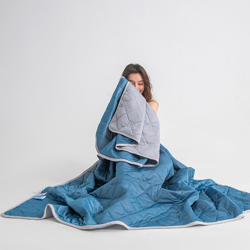 Grade A Cooling Blanket: Soft, breathable, king/queen size, summer lightweight cool comforter 🇨🇳