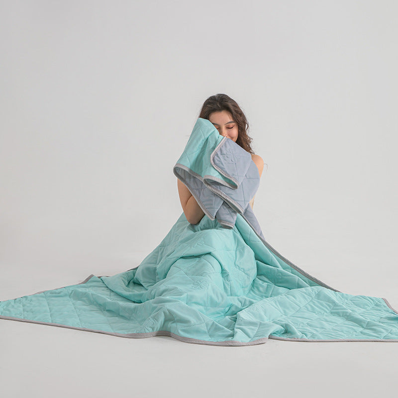 Grade A Cooling Blanket: Soft, breathable, king/queen size, summer lightweight cool comforter 🇨🇳