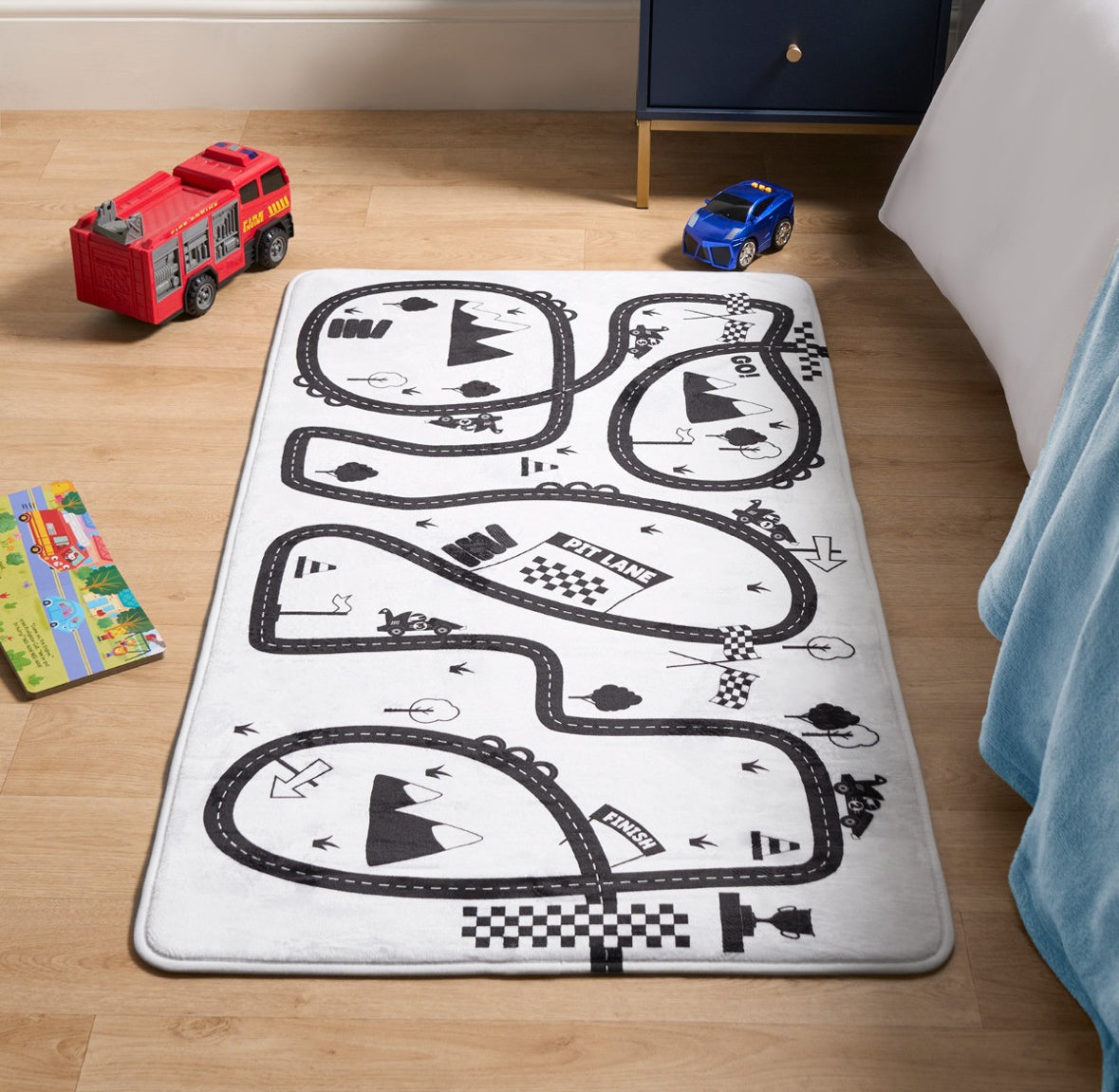 Kids Supersoft Racing Track Printed Rug - Monochrome 🇬🇧