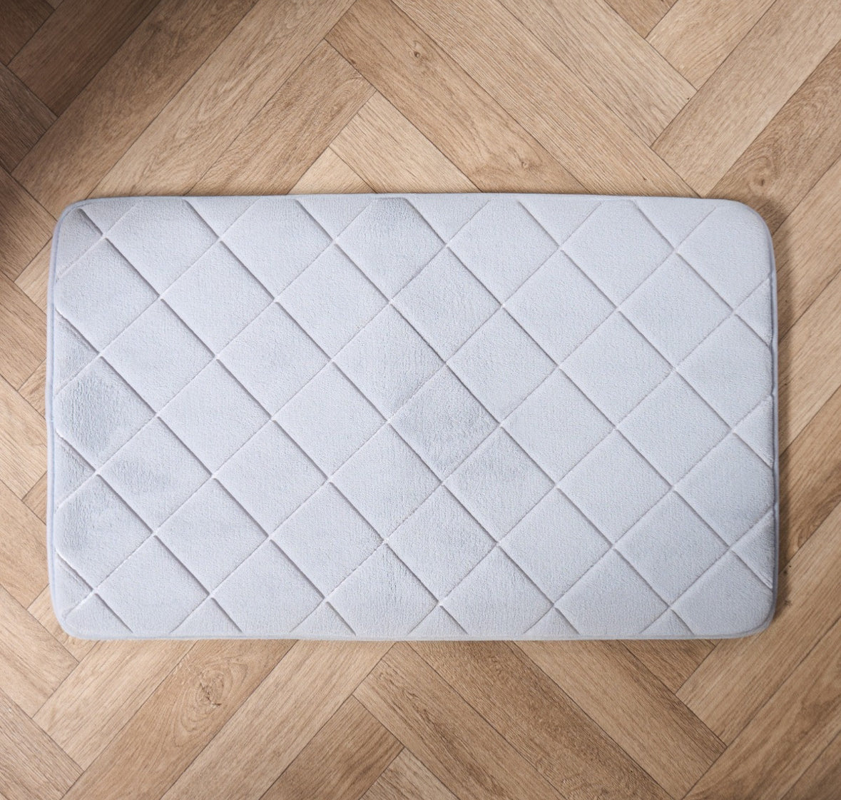 Diamond Embossed Foam Bath Mat - Silver 🇨🇳