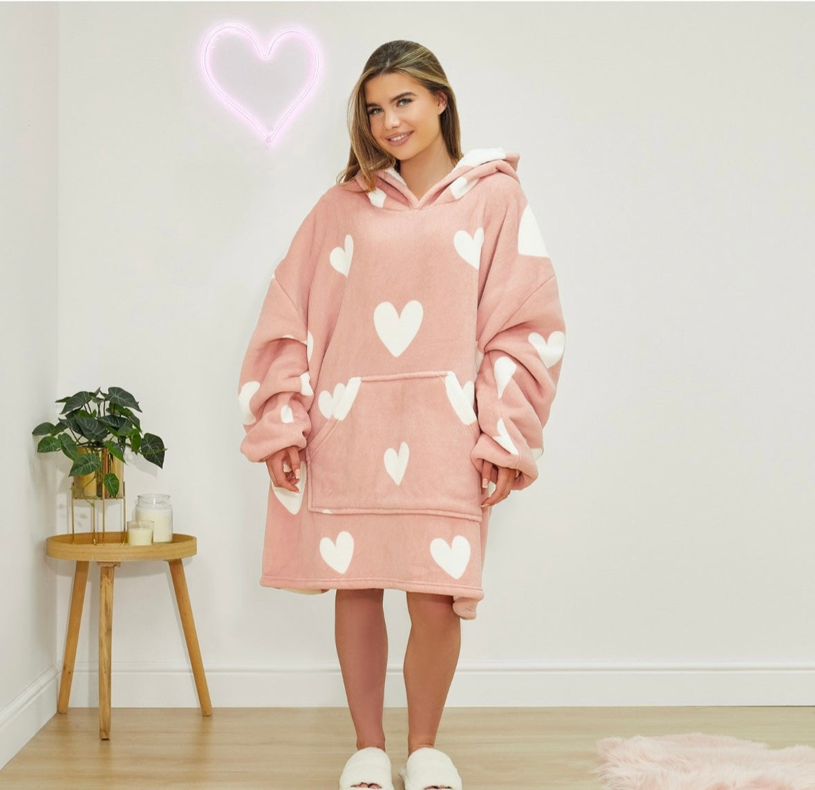 Heart Print Hoodie Blanket - Blush 🇬🇧