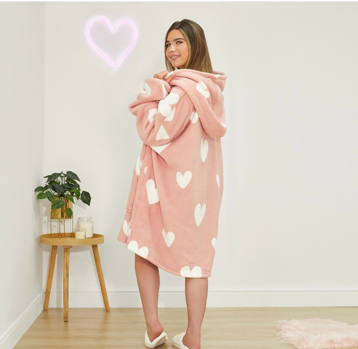 Heart Print Hoodie Blanket - Blush 🇬🇧