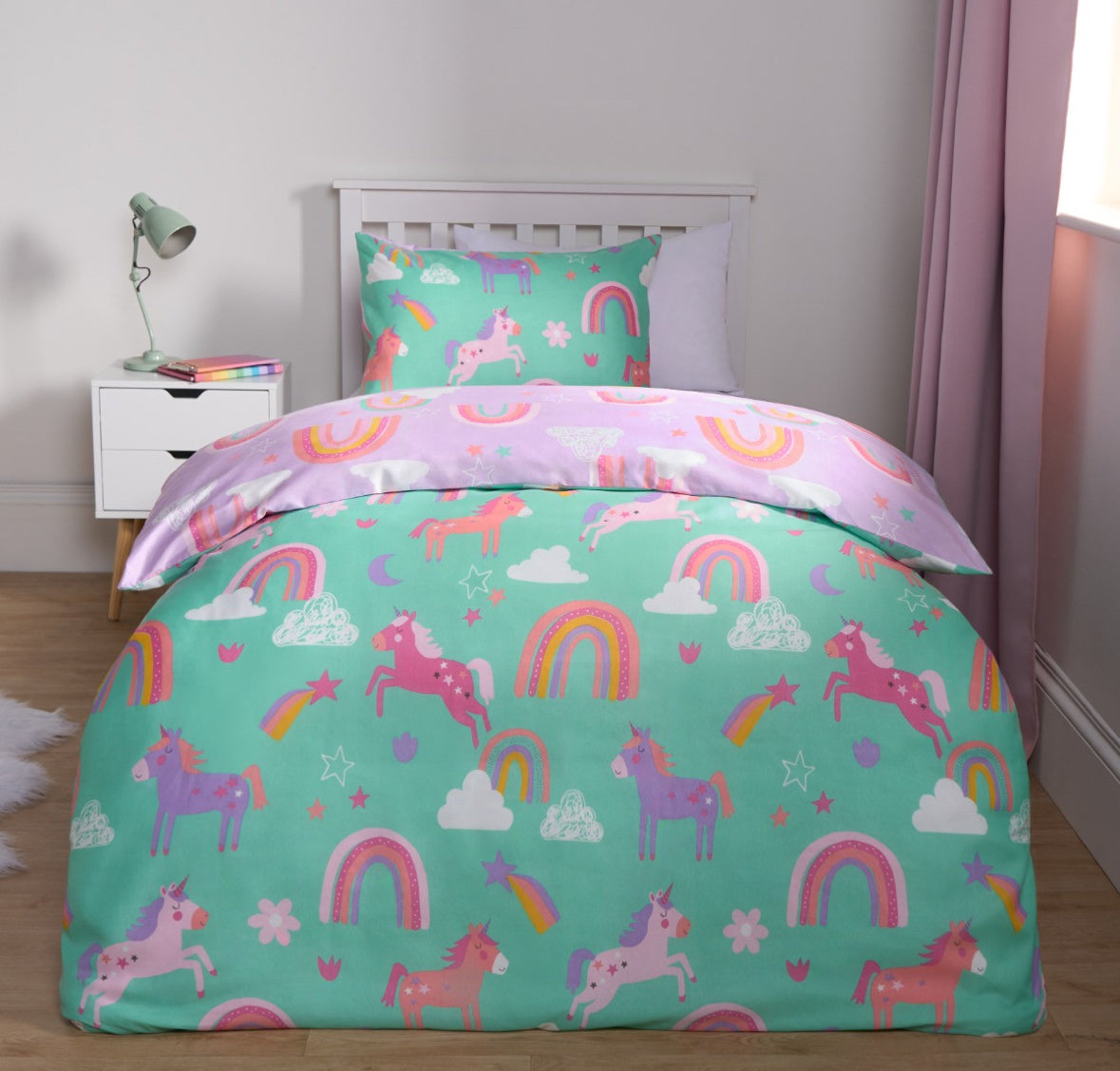 Unicorn & Rainbows Reversible Duvet Cover Set 🇬🇧