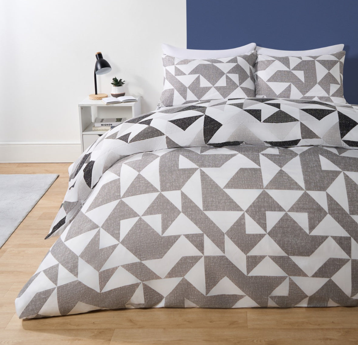 Abstract Shapes Reversible Duvet Cover Set 🇬🇧