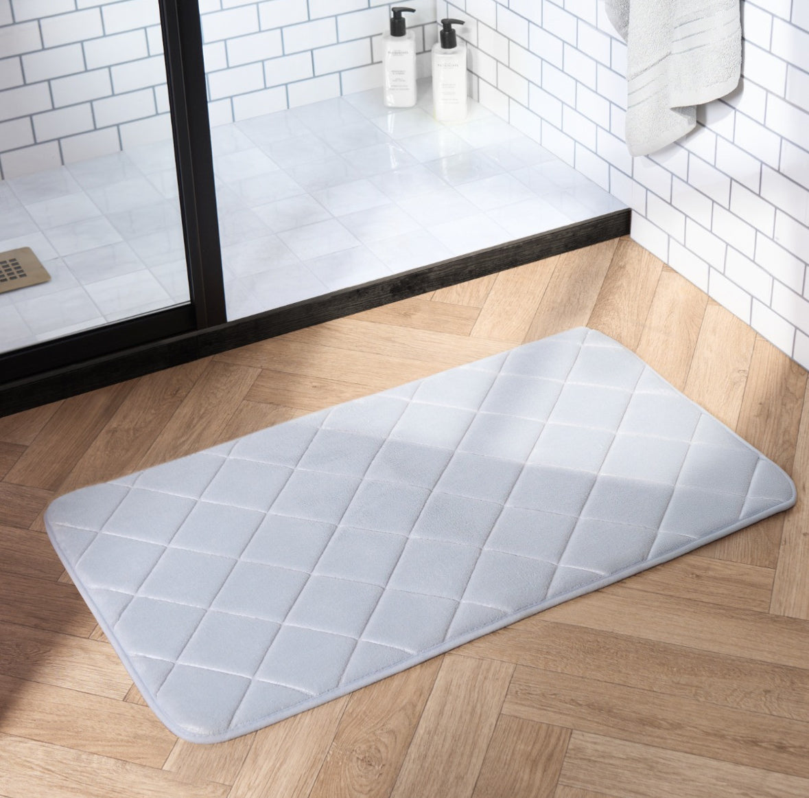 Diamond Embossed Foam Bath Mat - Silver 🇨🇳