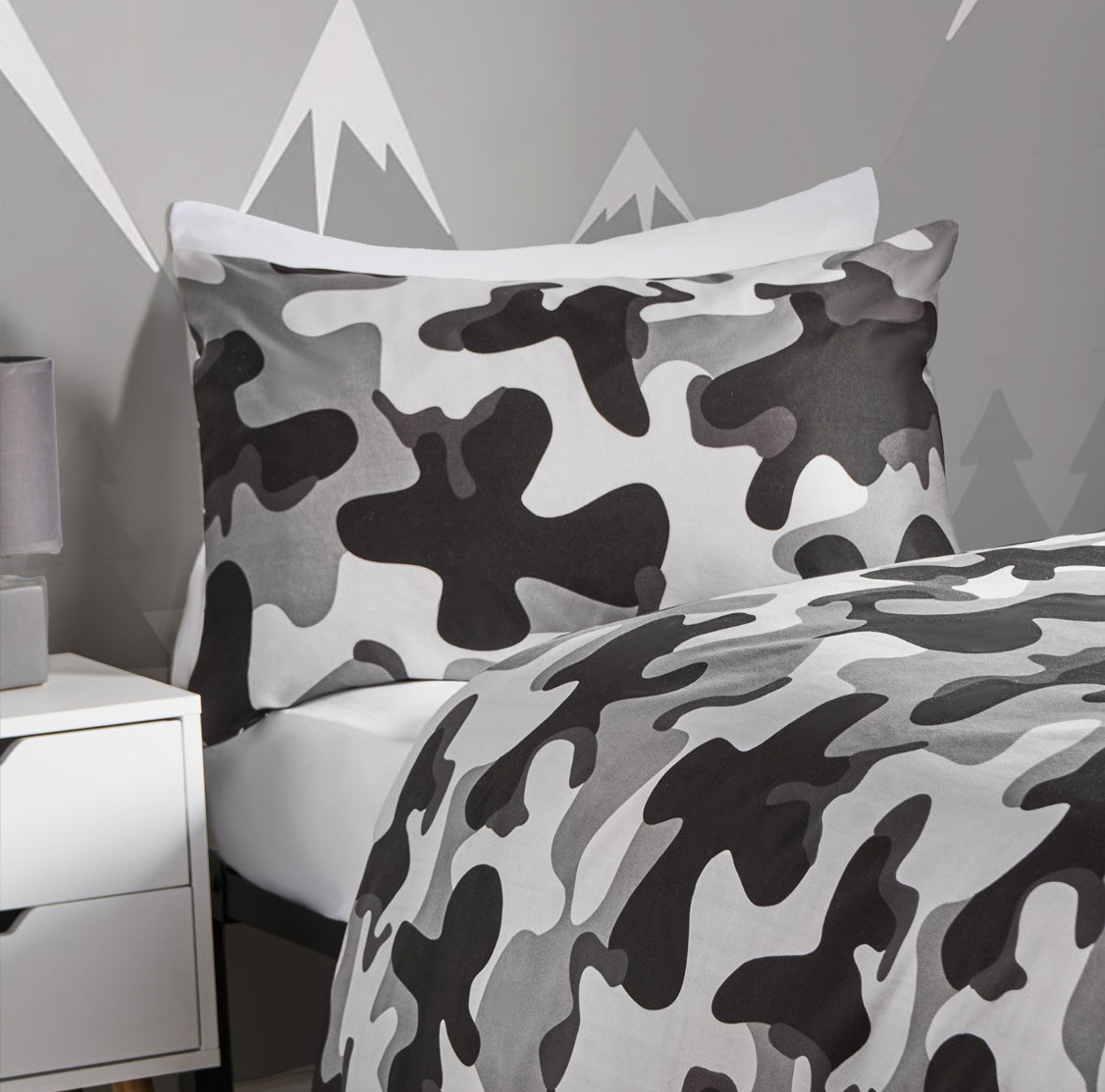Abstract Camo Reversible Duvet Cover Set 🇬🇧