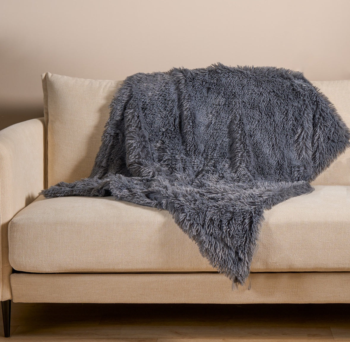 Pet Calming Fluffy Throw - charcoal 🇬🇧