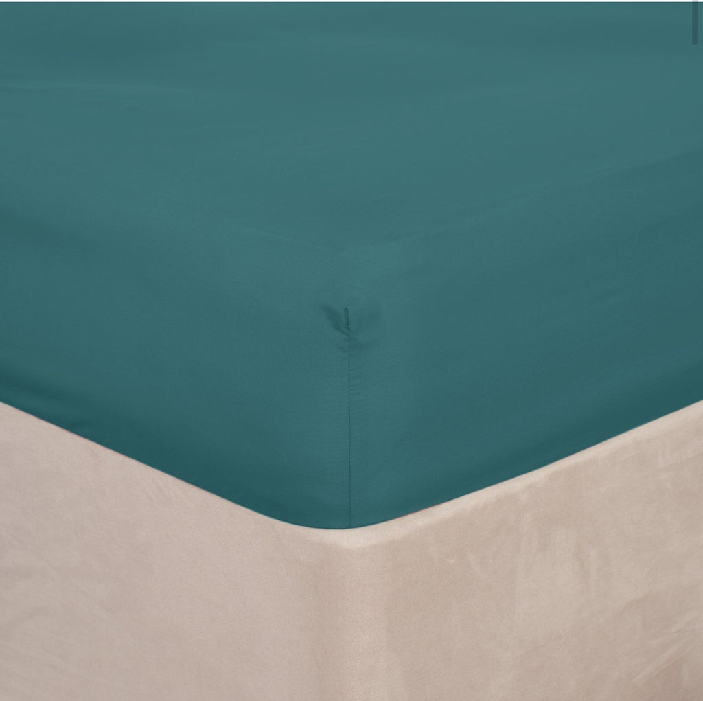 Plain Dyed Fitted Sheet 🇬🇧