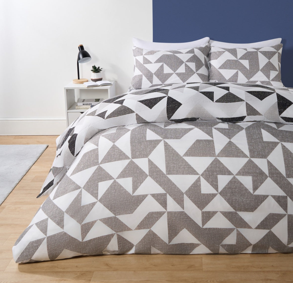 Abstract Shapes Reversible Duvet Cover Set 🇬🇧