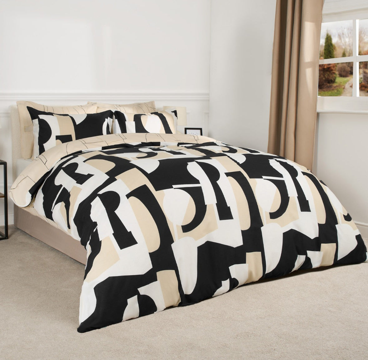 Abstract Geo Duvet Set - Black/Natural 🇬🇧