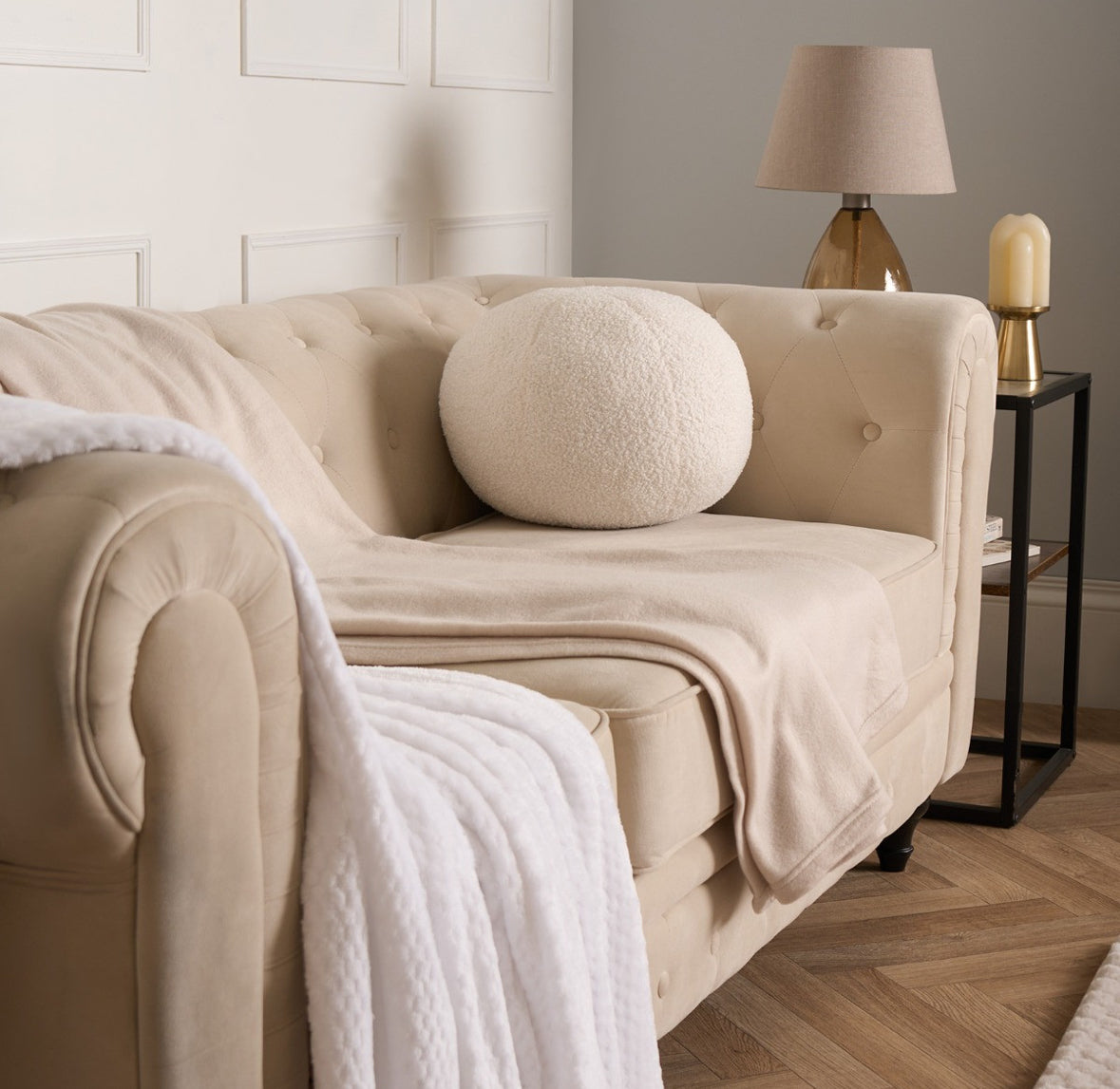 Boucle Ball Shaped Scatter Cushion - Cream 🇬🇧