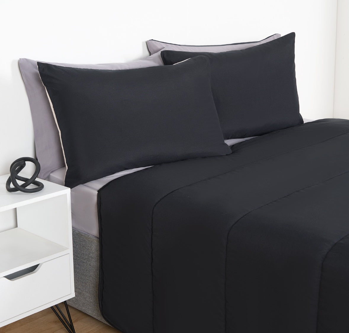 Coverless 10.5 Tog Reversible Duvet & Pillowcase - Black/Grey 🇬🇧
