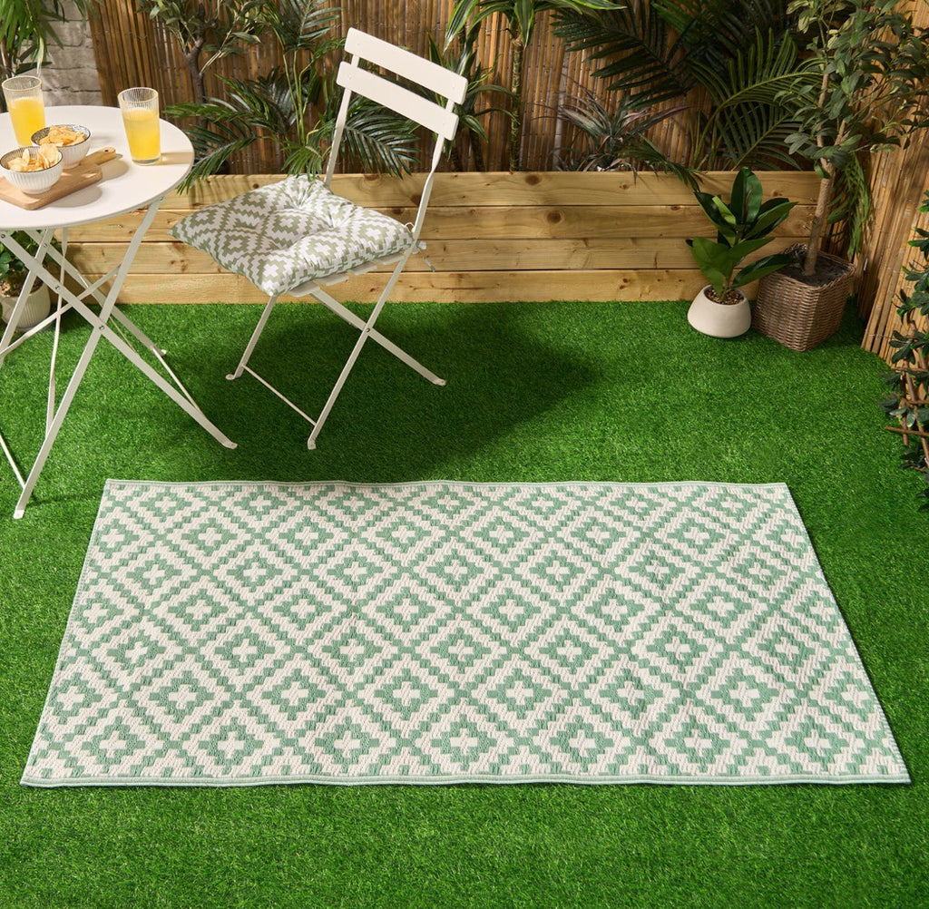 Geometric Print Outdoor Rugs 🇬🇧