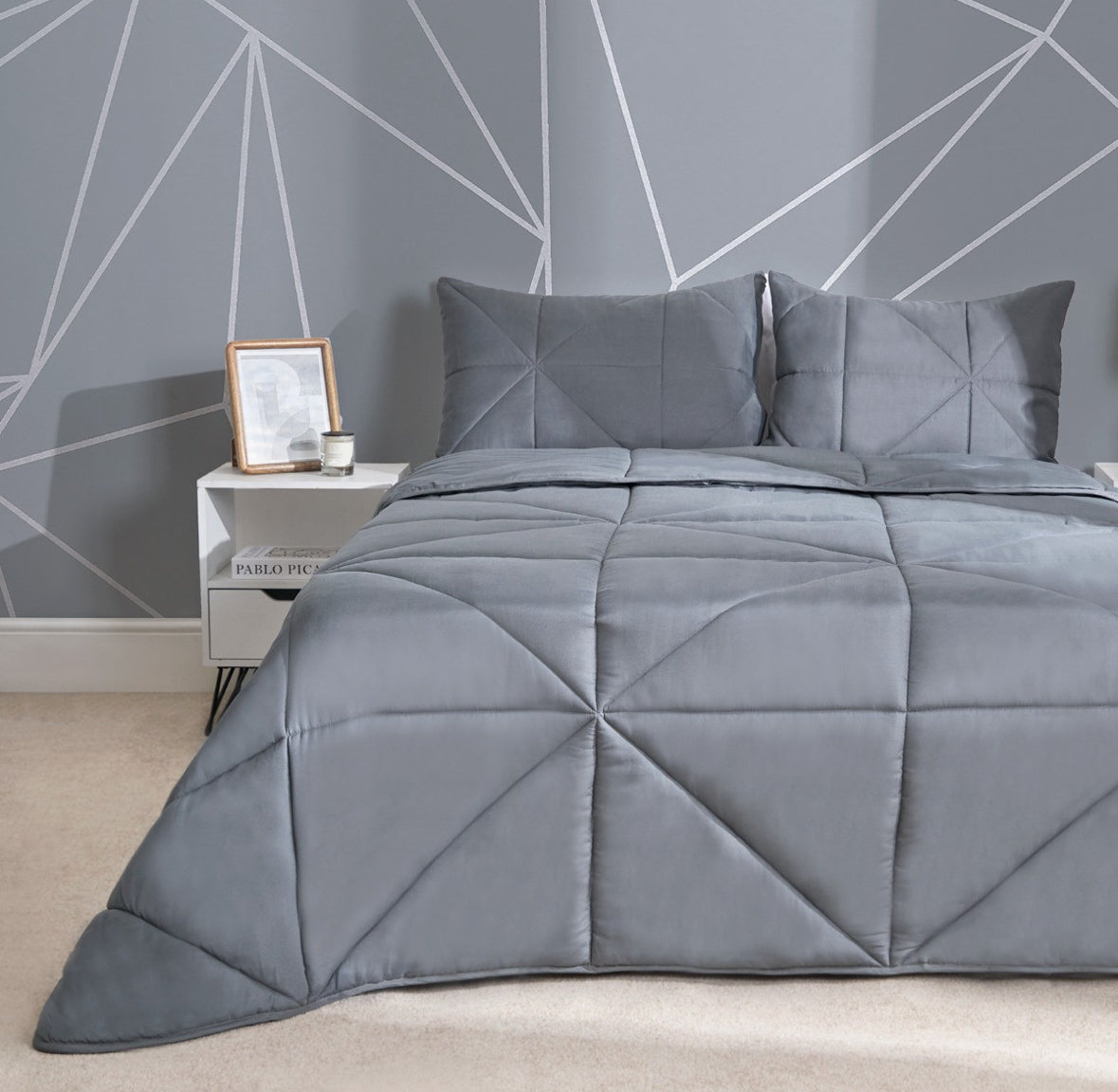 Coverless Geo Quilted 7.5 Tog Duvet Set 🇬🇧