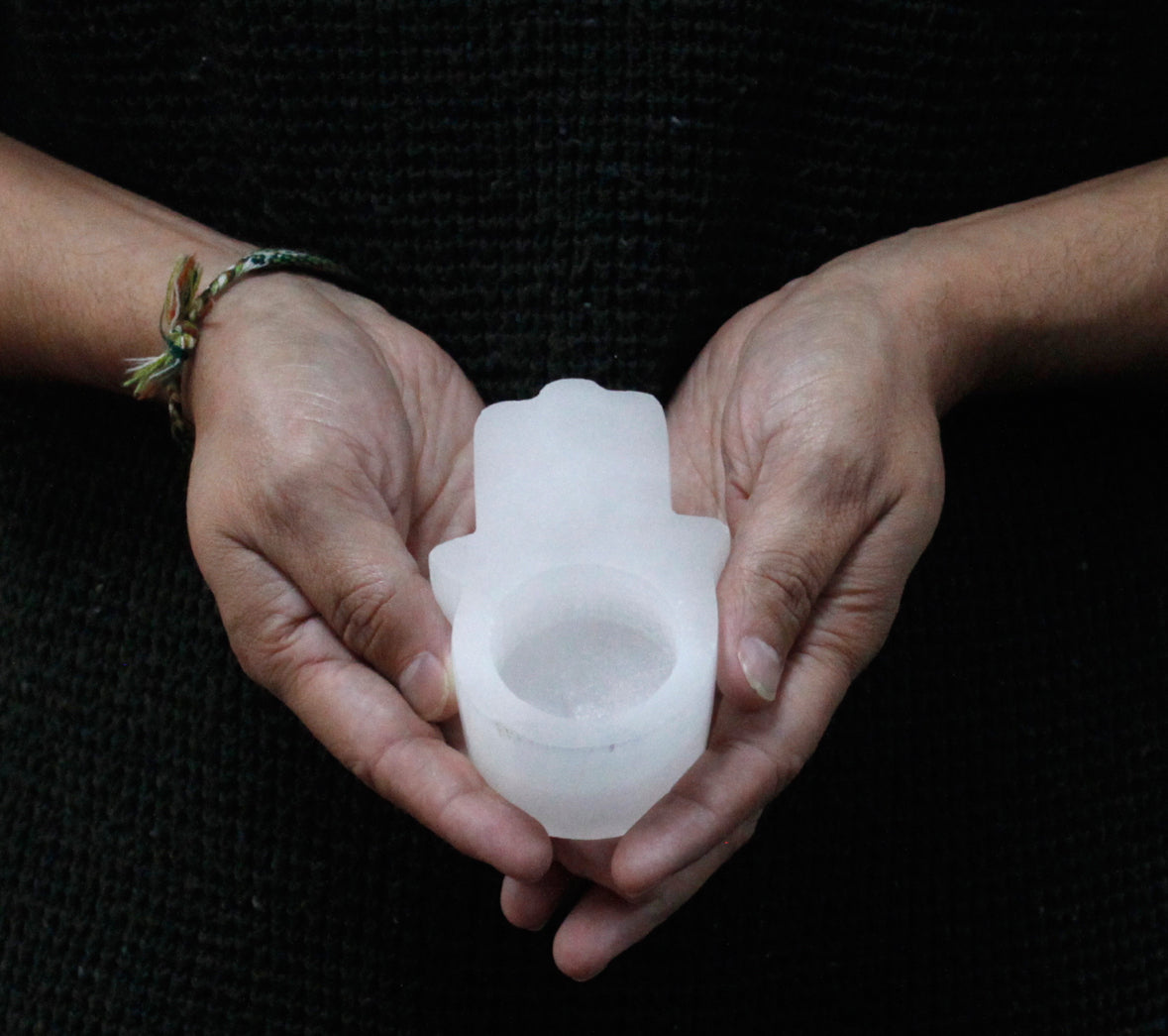 Selenite Hamsa Candle Holder 🇬🇧