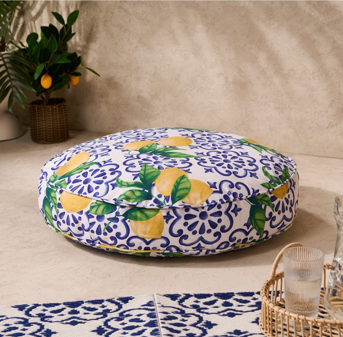 Indoor/Outdoor Round Print Filled Cushions 🇬🇧