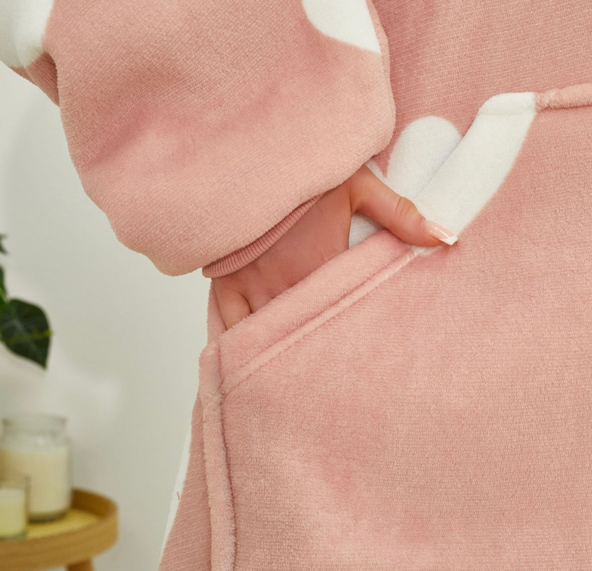 Heart Print Hoodie Blanket - Blush 🇬🇧