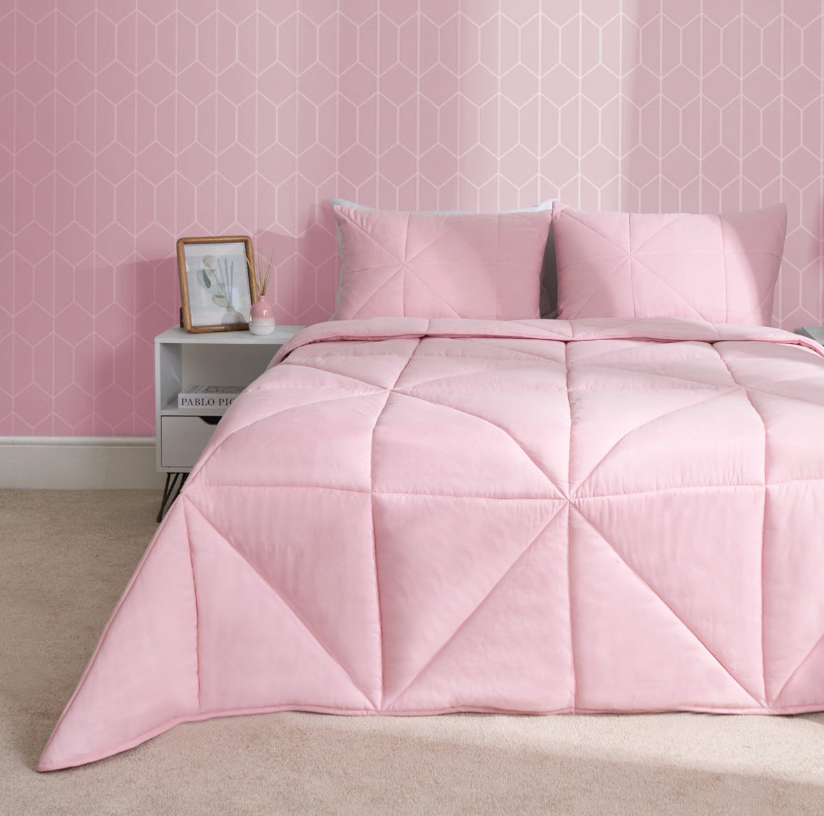 Coverless Geo Quilted 7.5 Tog Duvet Set 🇬🇧