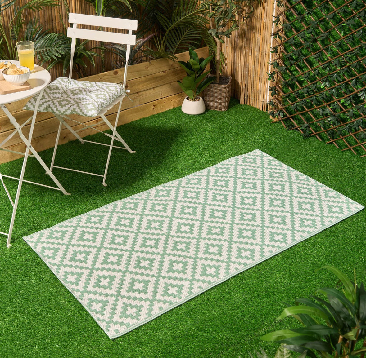 Geometric Print Outdoor Rugs 🇬🇧