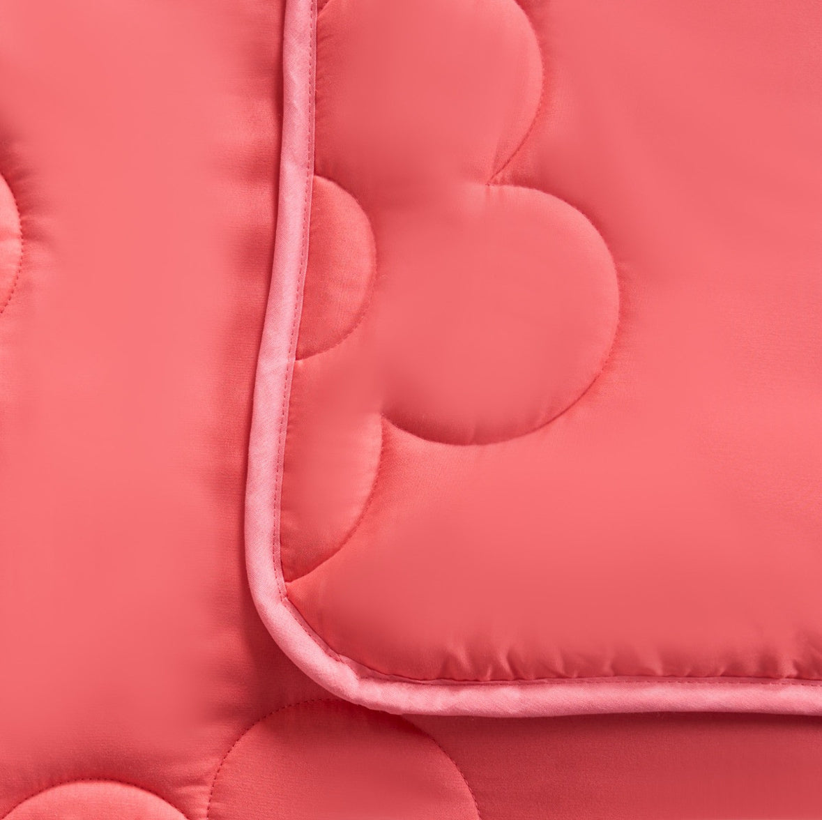 Coverless Daisy Quilted 7.5 Tog Duvet Set - Coral Pink 🇬🇧