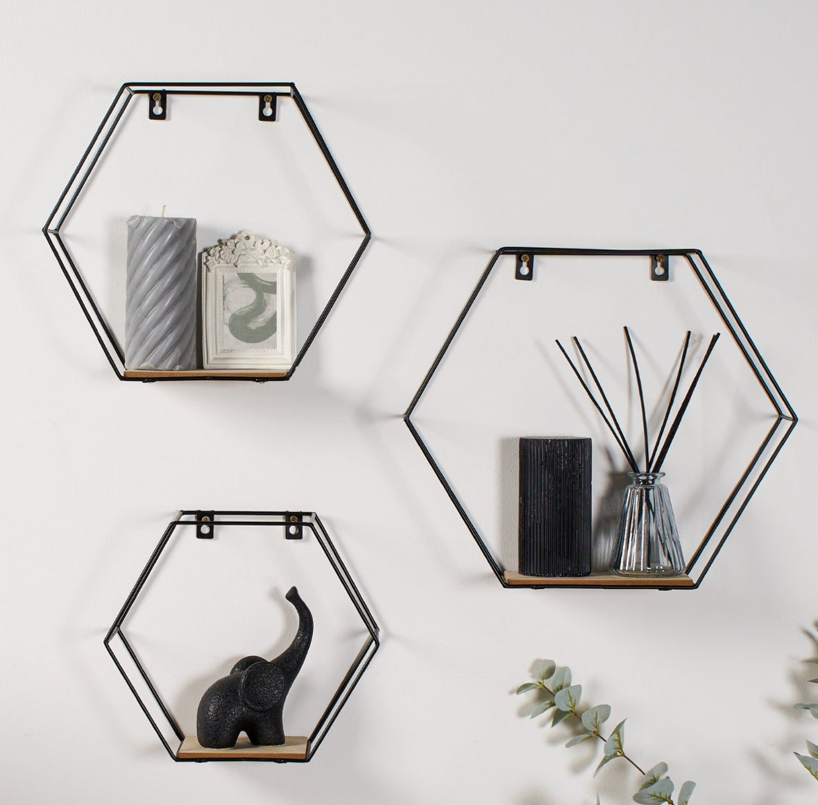Hexagon Iron Wall Rack Shelf, 3 Piece - Black 🇬🇧