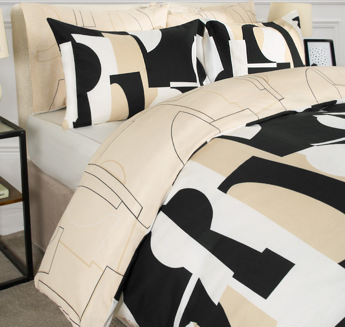 Abstract Geo Duvet Set - Black/Natural 🇬🇧