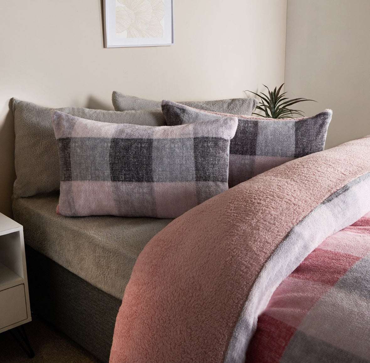 Gingham Check Teddy Duvet Set - Blush 🇬🇧
