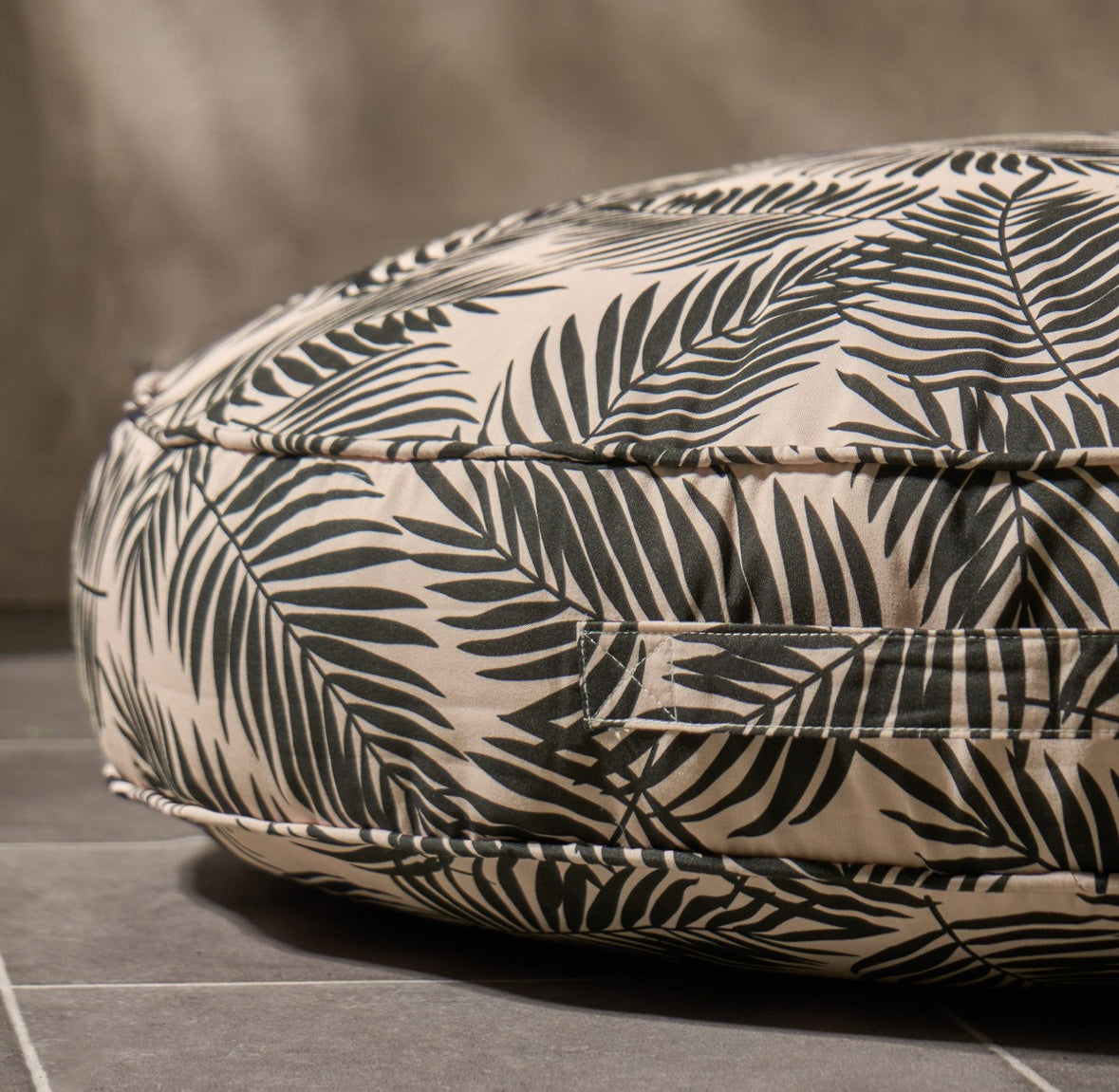Indoor/Outdoor Round Print Filled Cushions 🇬🇧