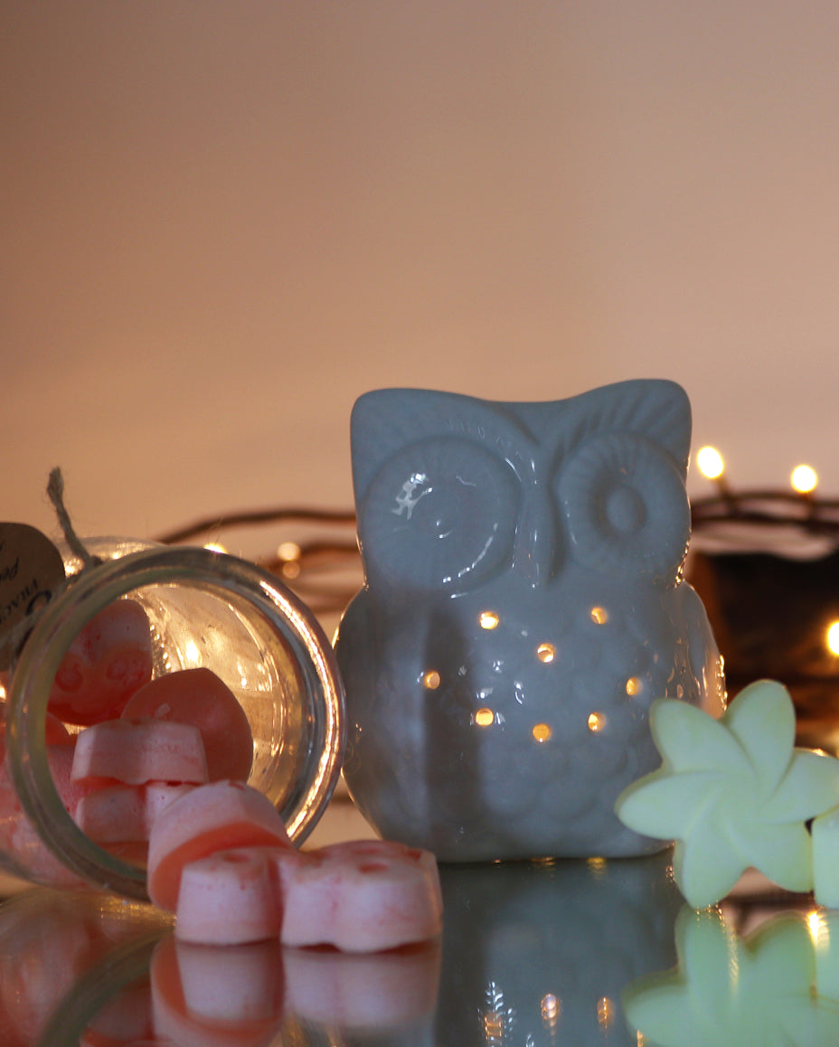 Classic White Oil Burner - Tall Owl 🇬🇧