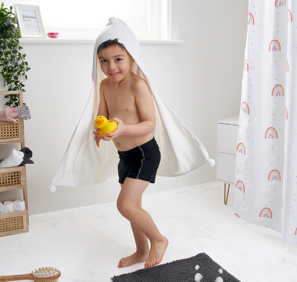Kids Plain Pom Pom Hooded Towel - White 🇬🇧