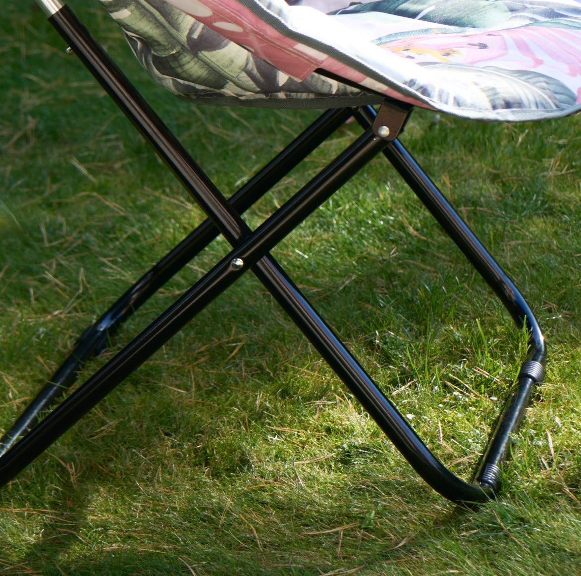 Foldable Tropical Print Moon Camping Chair - Green 🇬🇧