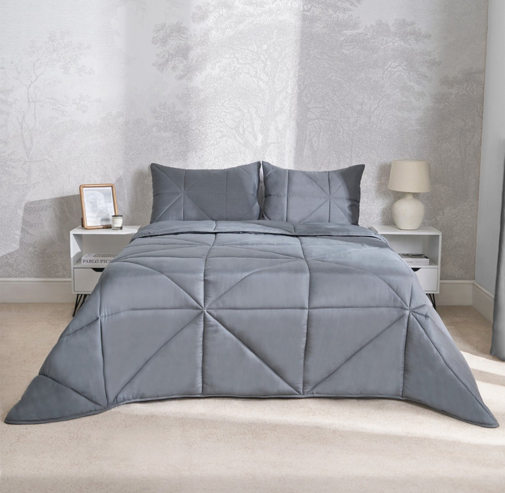 Coverless Geo Quilted 7.5 Tog Duvet Set 🇬🇧