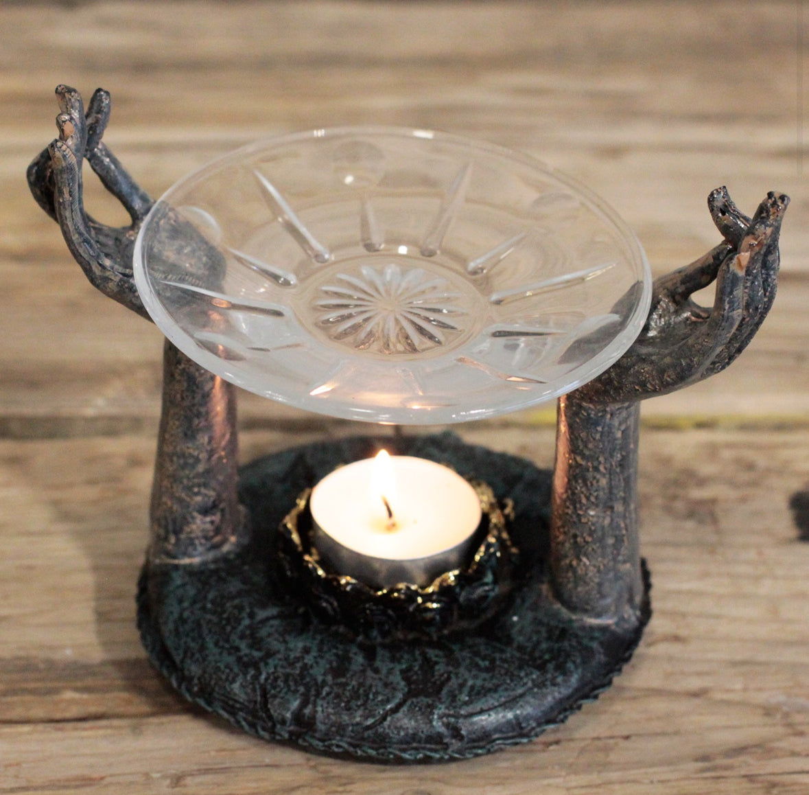 Antique Buddha - Om Hands Oil Burner 🇬🇧