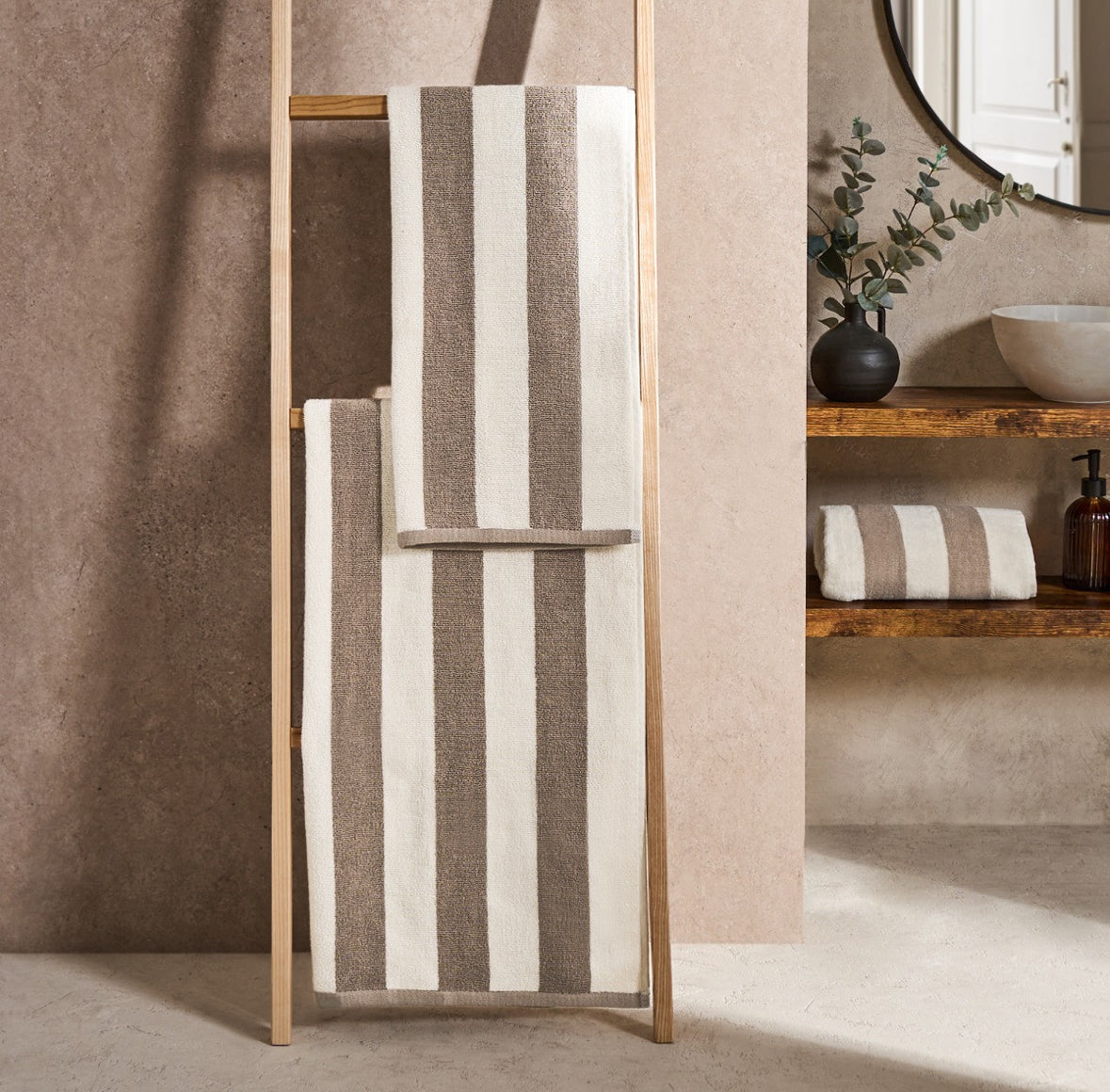 100% Cotton Jacquard Striped Towel - Mink 🇨🇳