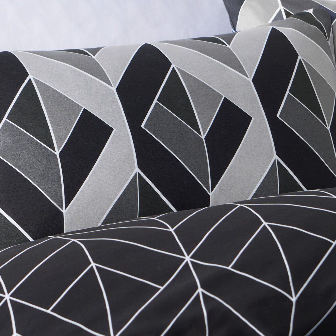 Abstract Chevron Reversible Duvet Cover Set 🇬🇧