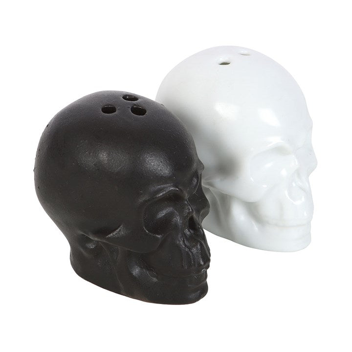 Skull Salt and Pepper Shakers 🇬🇧