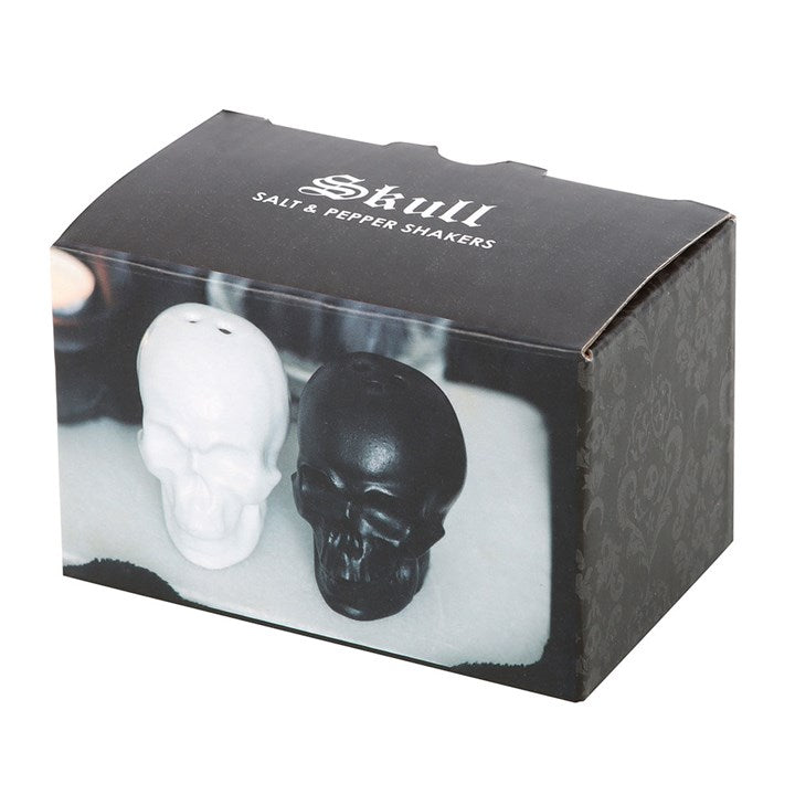 Skull Salt and Pepper Shakers 🇬🇧