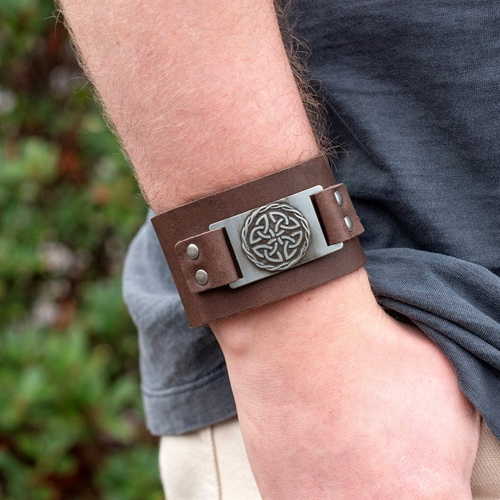 Brown Celtic Shield Knot Leather Cuff Bracelet 🇬🇧