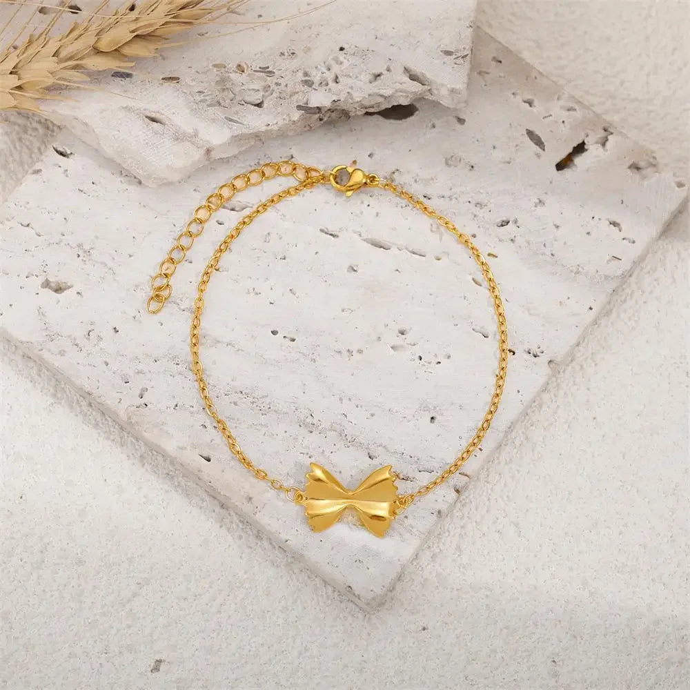 Bow Charm Bracelet 🇬🇧