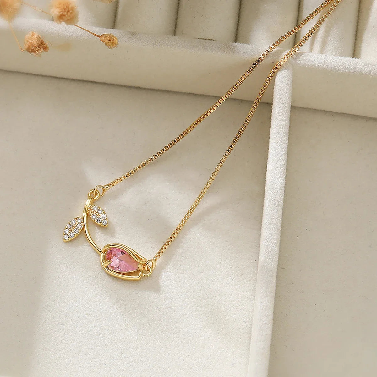 Cute Tulip Bracelet - Pink & White 🇬🇧