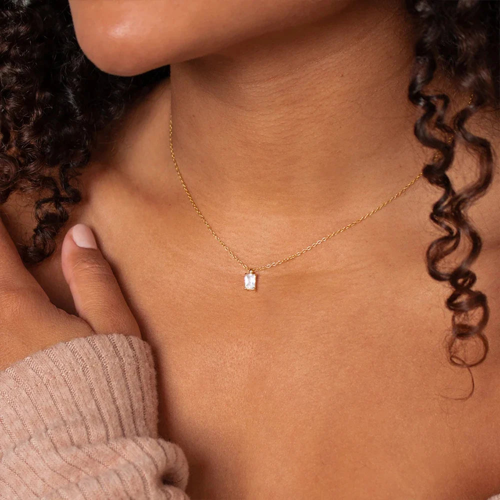 Elegant Rectangular Zirconia Pendant Necklace – Gold & Silver 🇬🇧