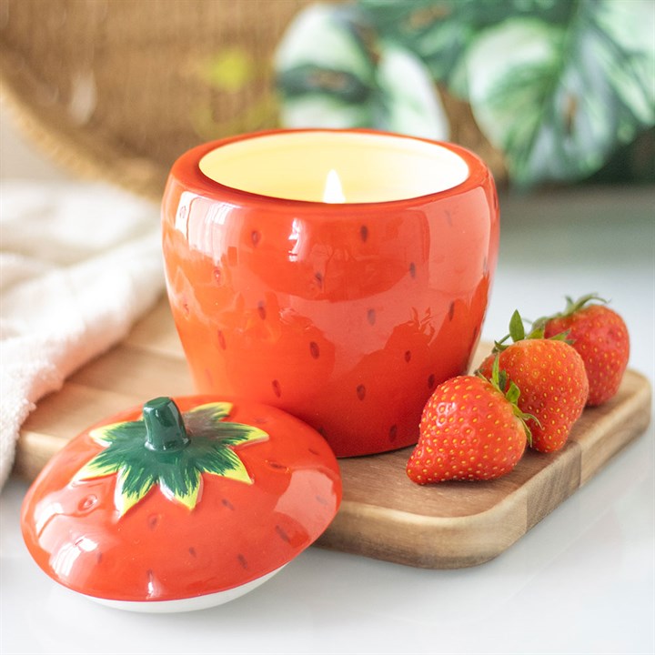 Strawberry Shaped Candle Jar 🇬🇧