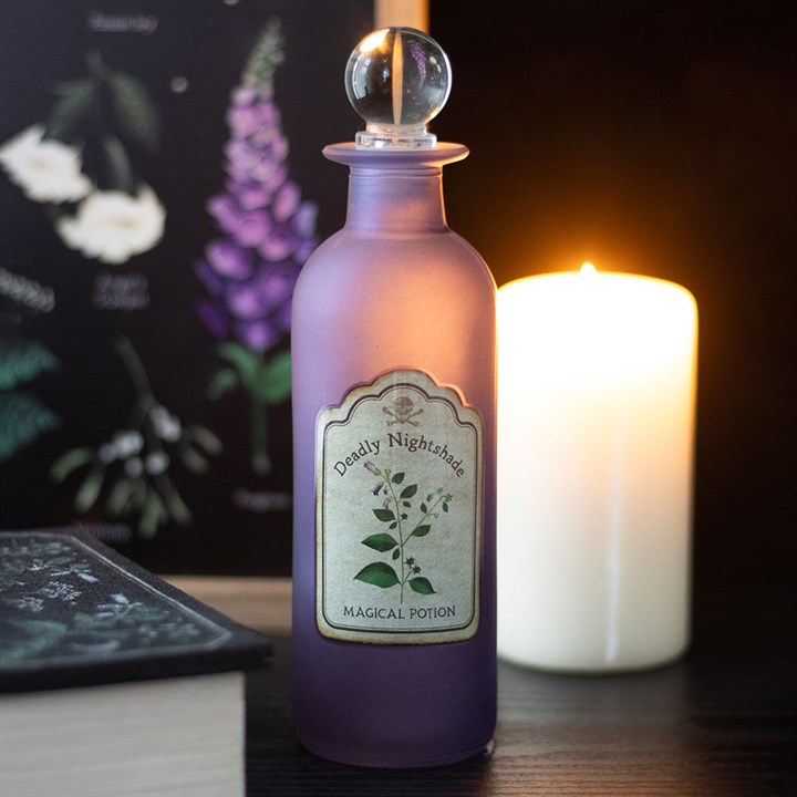 Deadly Nightshade Decorative Glass Potion Bottle 🇬🇧
