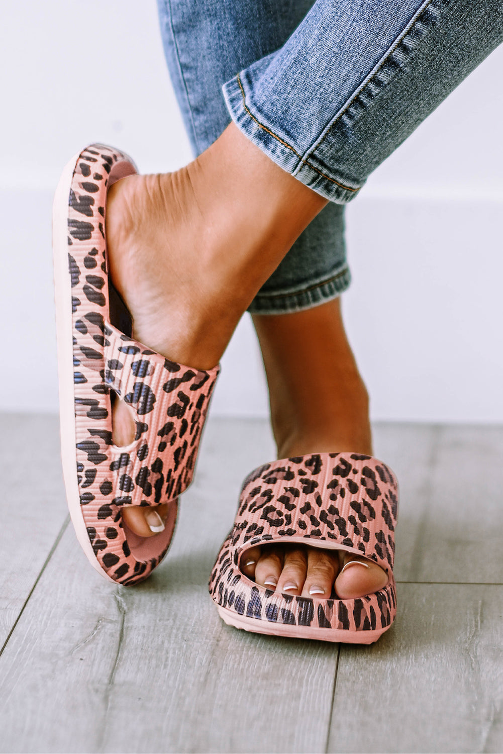 Pink Leopard Print Thick Sole Slip On Slippers 🇨🇳